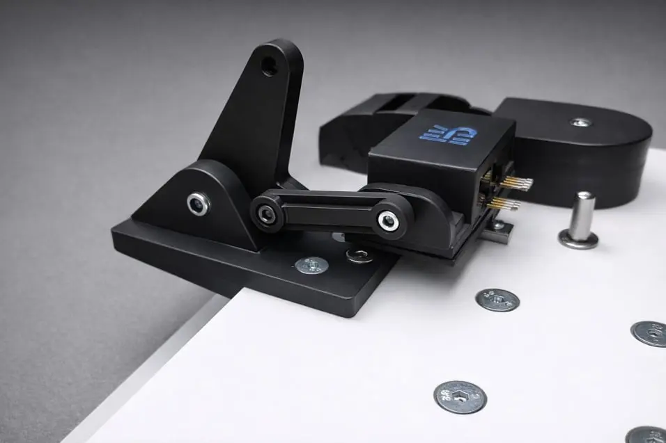 Selbstarretierender Hebelmechanismus für einzelnen, linear gelagerten Nadelprüfadapter